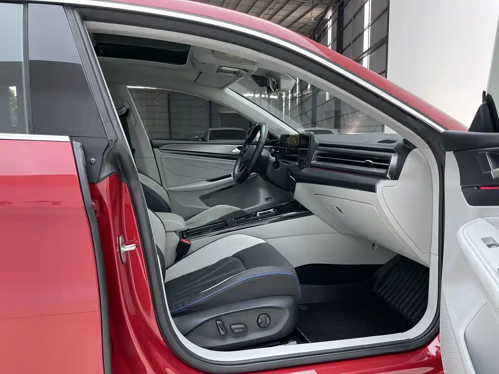 Volkswagen Lamando 2022 — фото 31