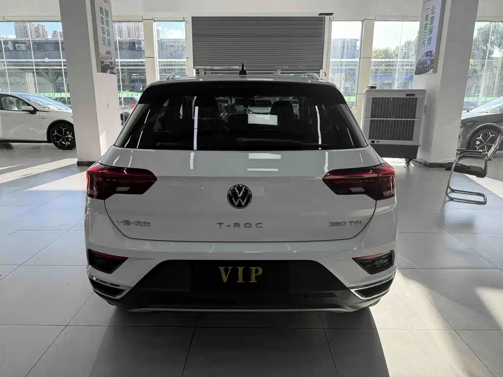 Volkswagen T-Roc 2023 — фото 10