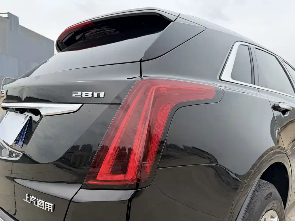 Cadillac XT5 2020 — фото 8