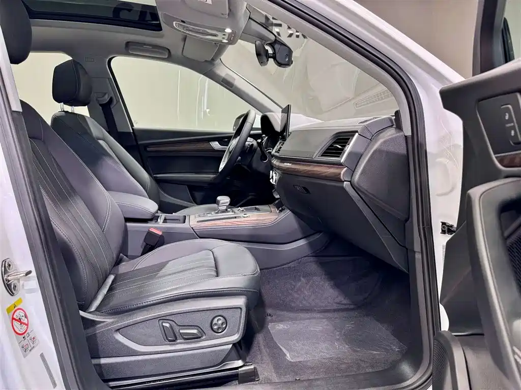 Audi Q5L 2022 — фото 19