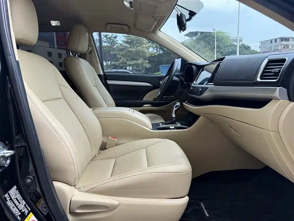 Toyota Highlander 2020 — фото 16