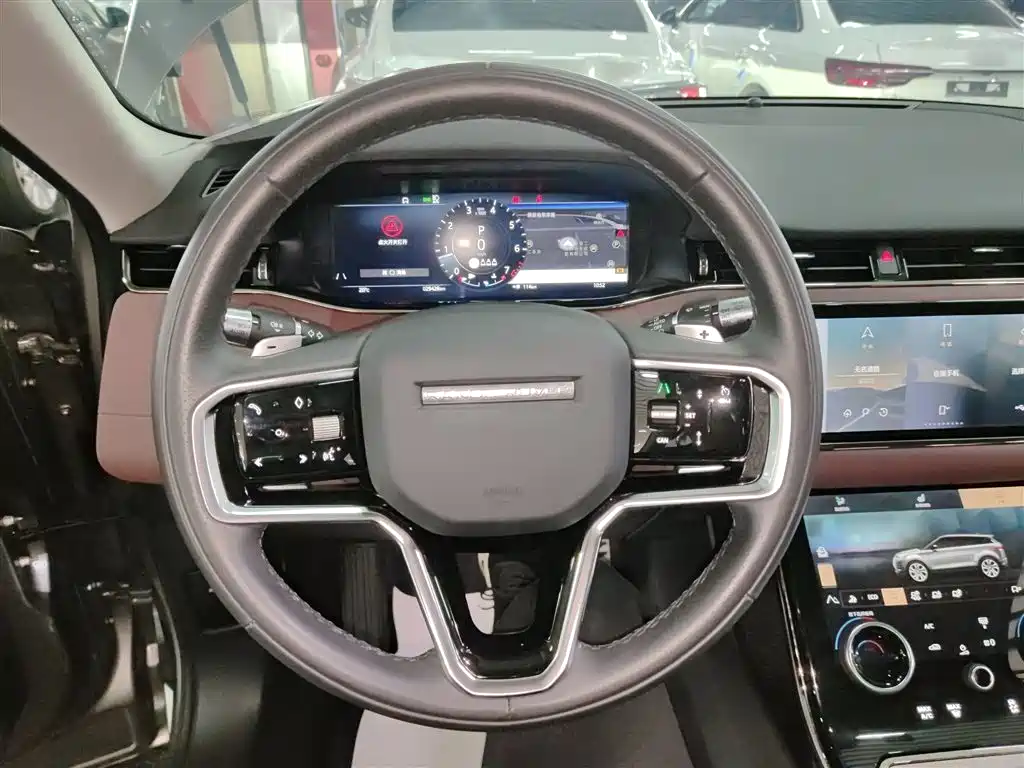 Land Rover Evoque 2022 — фото 11