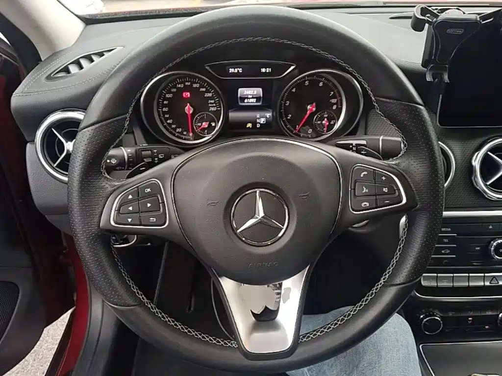 Mercedes-Benz GLA 2017 — фото 11
