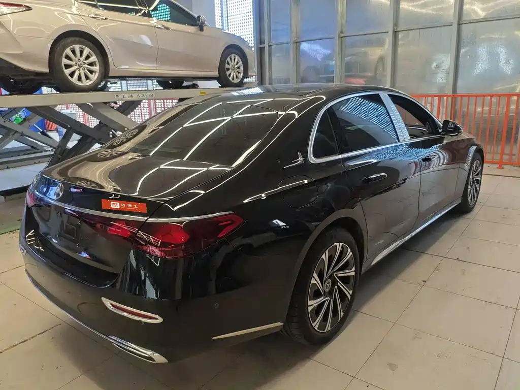 Mercedes-Benz E-Class 2025
