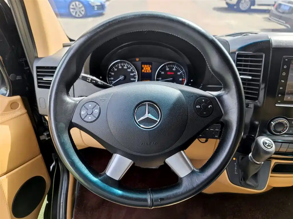 Mercedes-Benz  2018 — фото 15