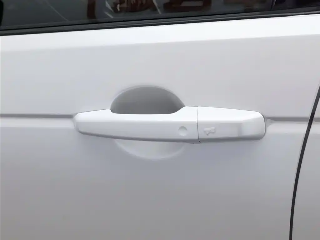 Land Rover Discovery Sport 2018 — фото 18