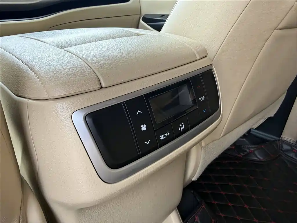 Toyota Highlander 2020 — фото 22