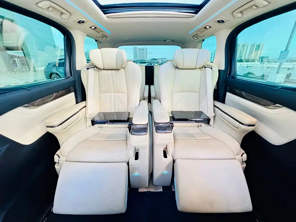 Toyota Alphard 2020 — фото 9
