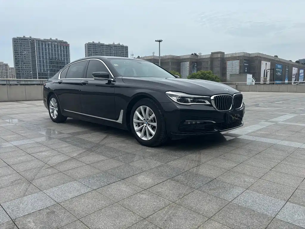 BMW 7 Series 2017 — фото 2