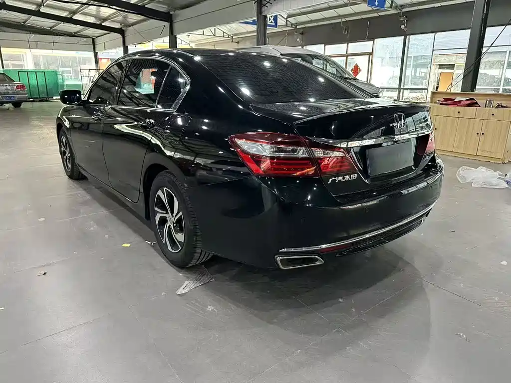Honda Accord 2017 — фото 6