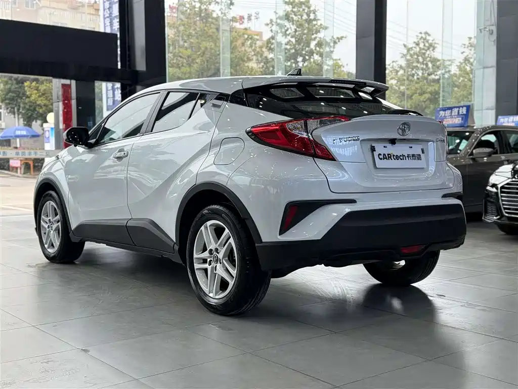 Toyota C-HR 2021 — фото 7