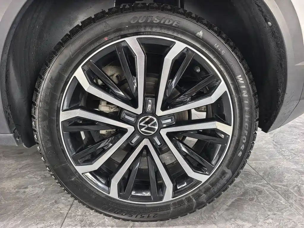 Volkswagen T-Roc 2023 — фото 13