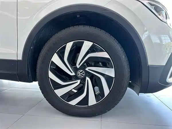 Volkswagen Tiguan L 2022