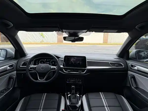 Volkswagen T-Roc 2024