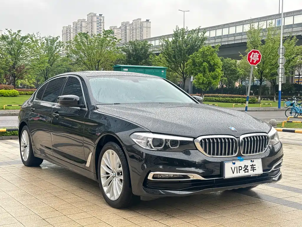 BMW 5 Series 2018 — фото 3
