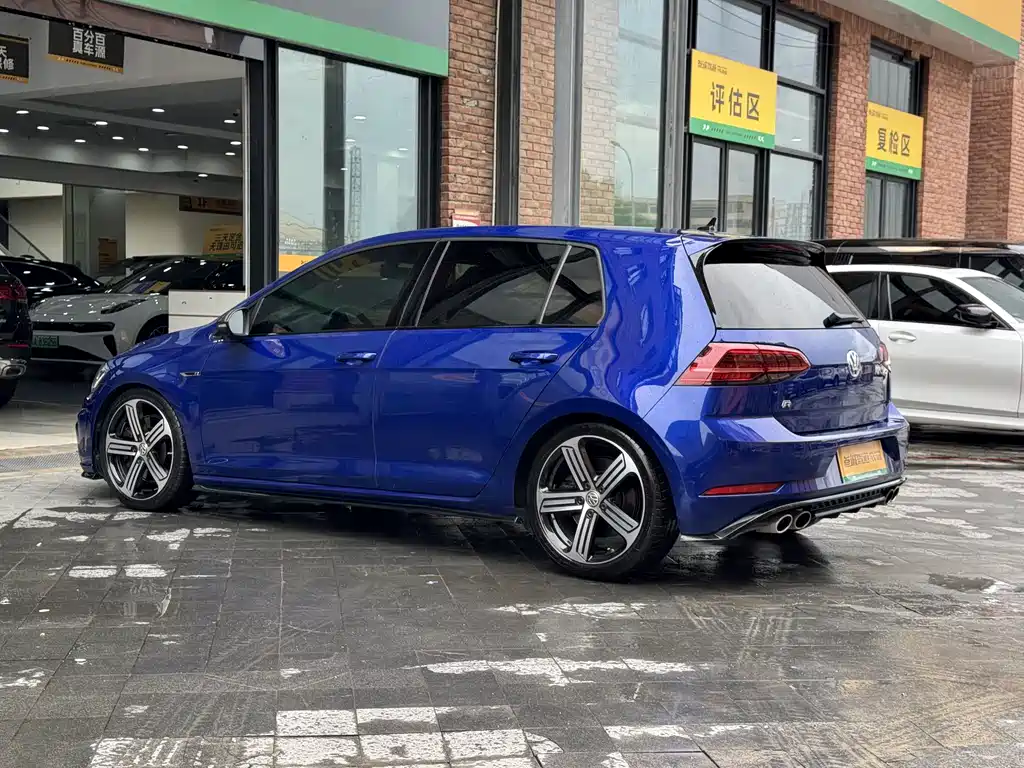 Volkswagen Golf 2020