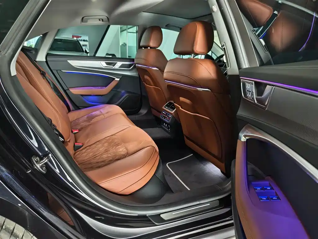 Audi A7L 2025 — фото 11