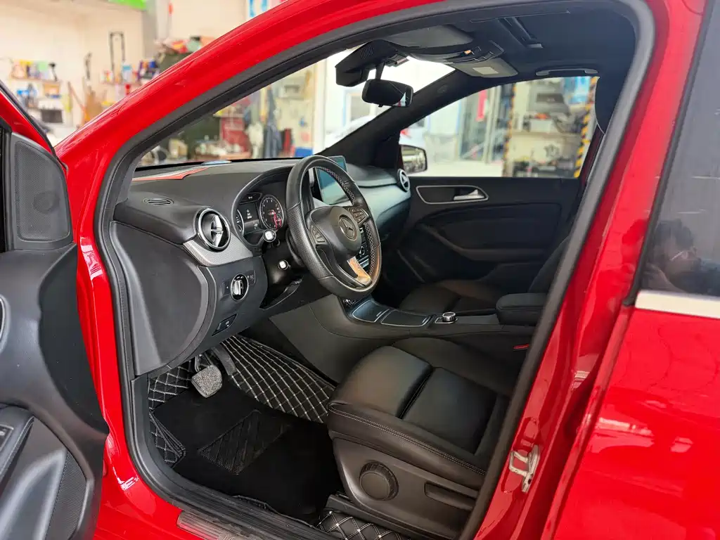 Mercedes-Benz B-Class 2018 — фото 11