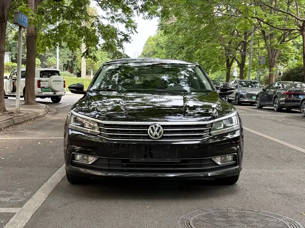 Volkswagen Passat 2018 — фото 2