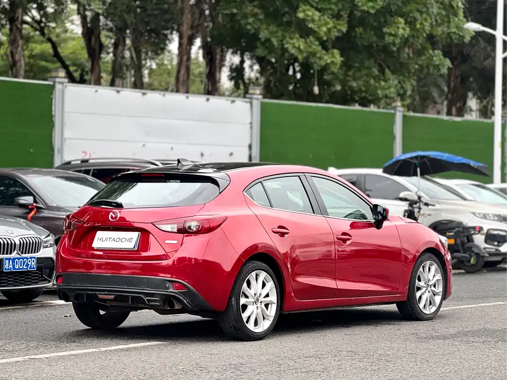 Mazda 3 Axela 2016 — фото 13