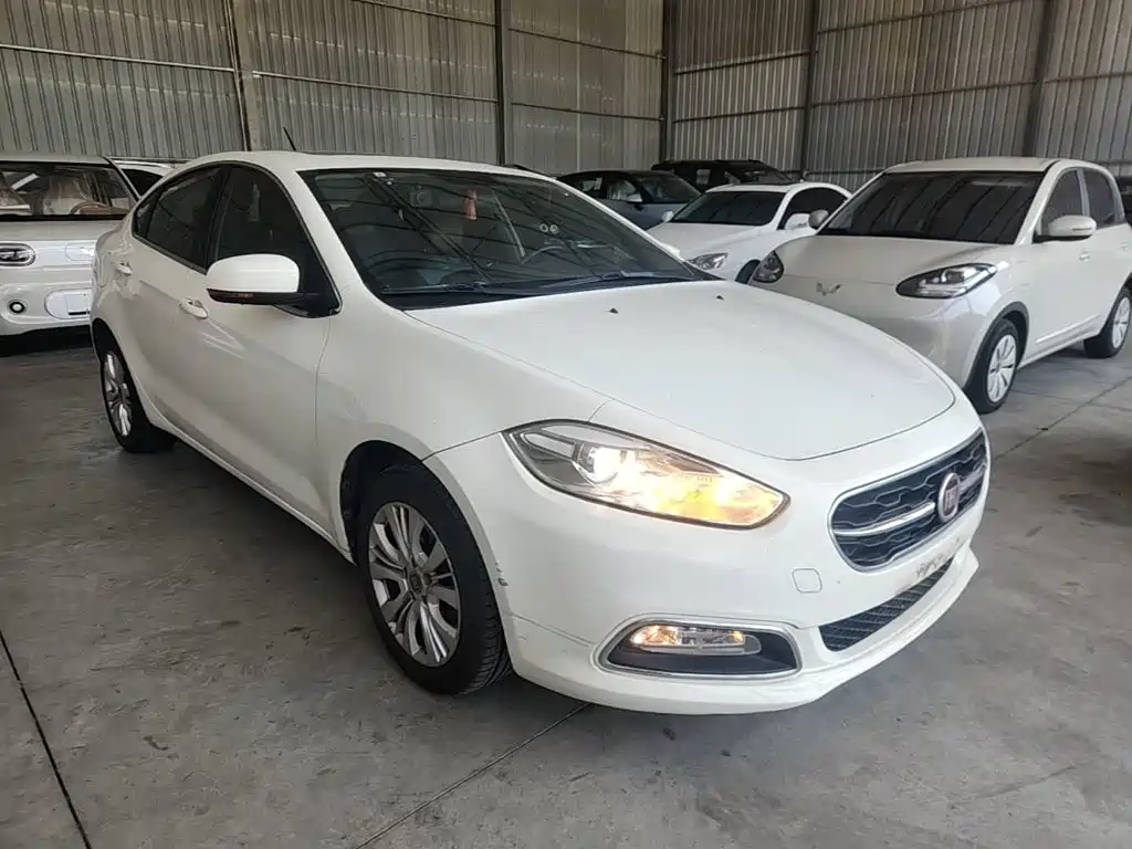 Fiat Viaggio 2015 — фото 4
