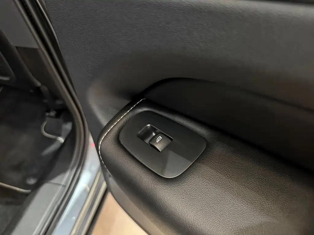Volvo XC60 Plug-In Hybrid 2019 — фото 23