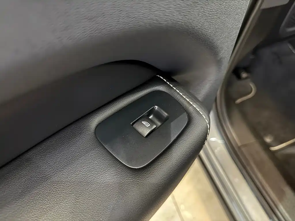 Volvo XC60 Plug-In Hybrid 2019 — фото 16