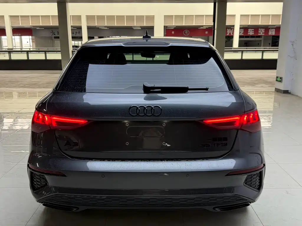 Audi A3 2023 — фото 19