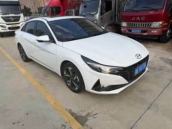 Hyundai Elantra 2023