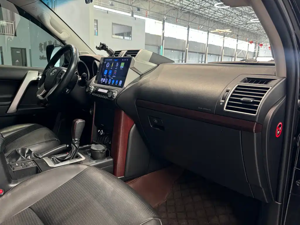 Toyota Prado 2015 — фото 21