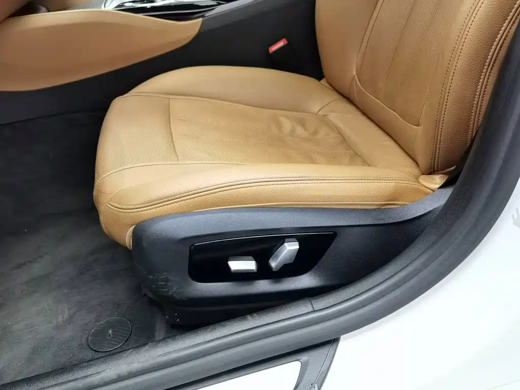 BMW 5 Series New Energy 2018 — фото 17