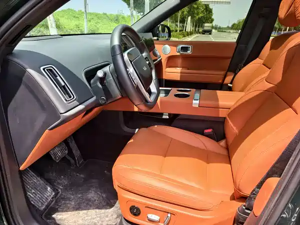 Li Auto L6 2025