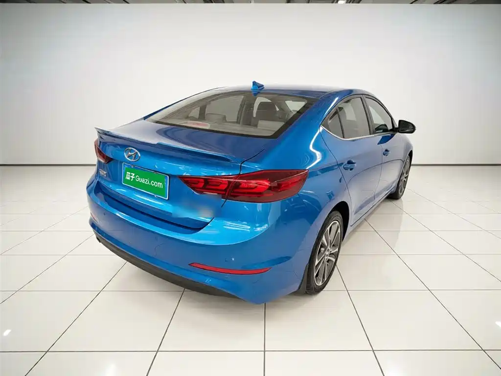 Hyundai Elantra 2016 — фото 7
