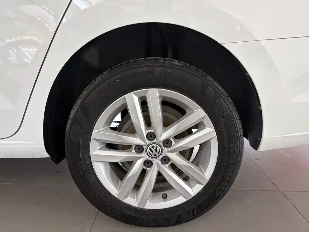 Volkswagen Jetta 2018 — фото 15