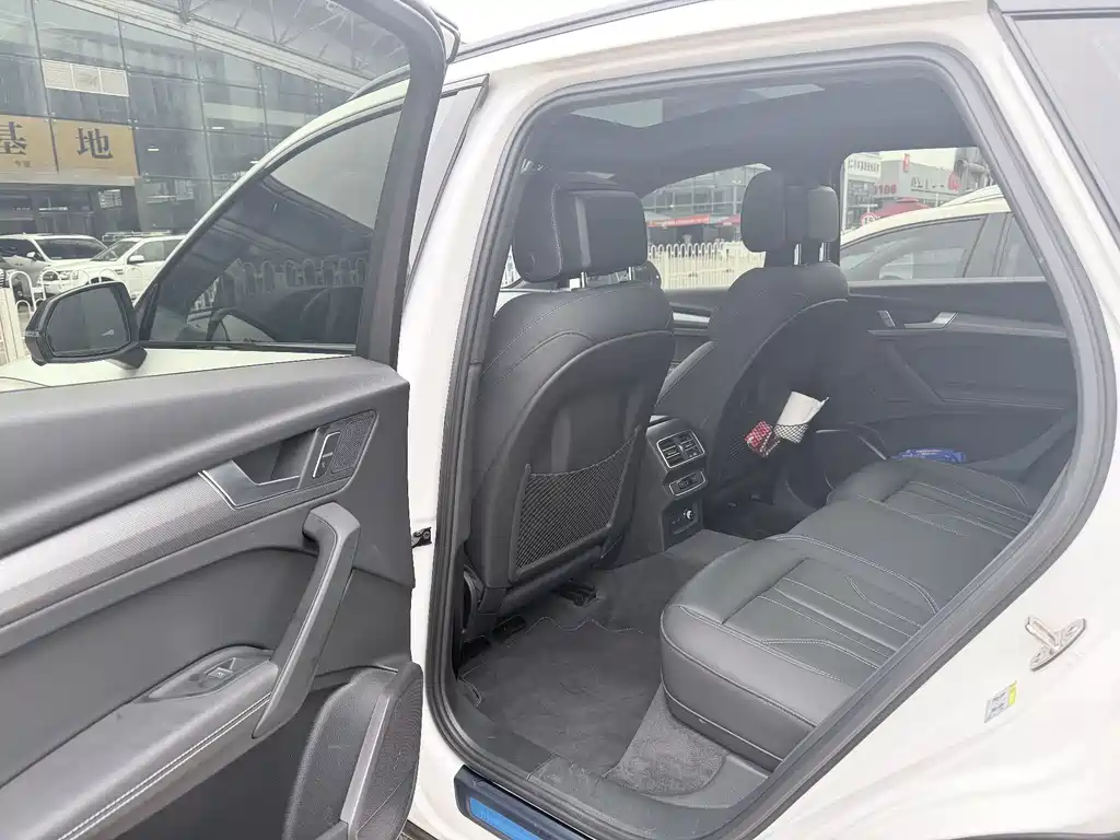 Audi Q5L 2024