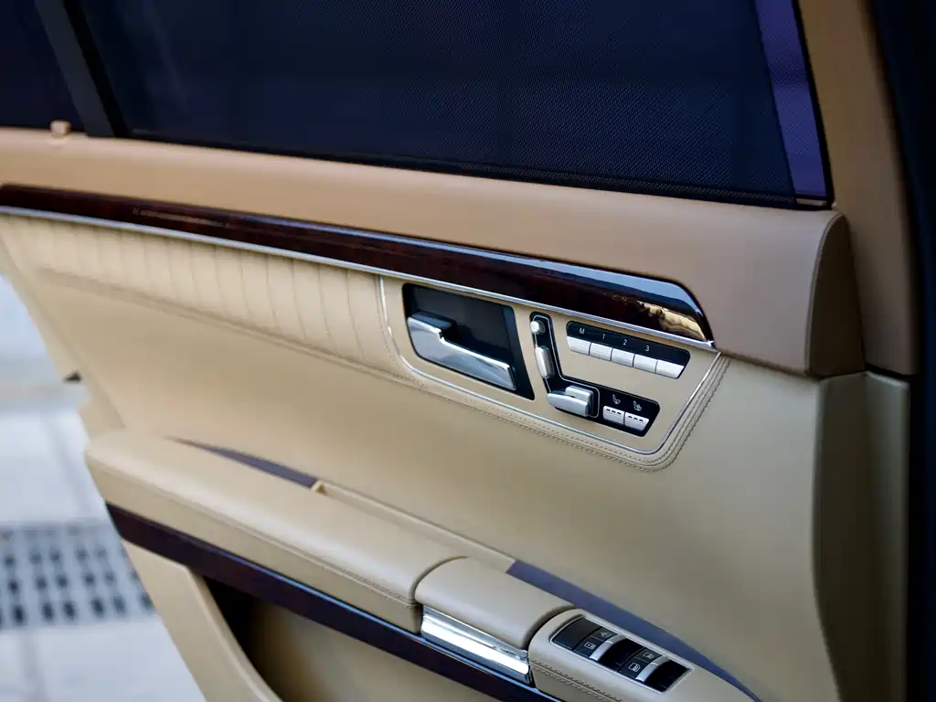 Mercedes-Benz S-Class 2011 — фото 12