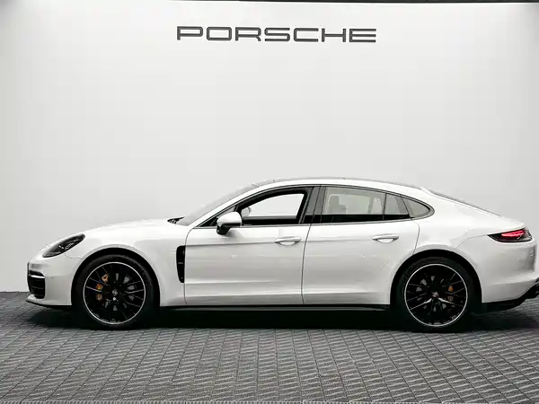 Porsche Panamera 2023