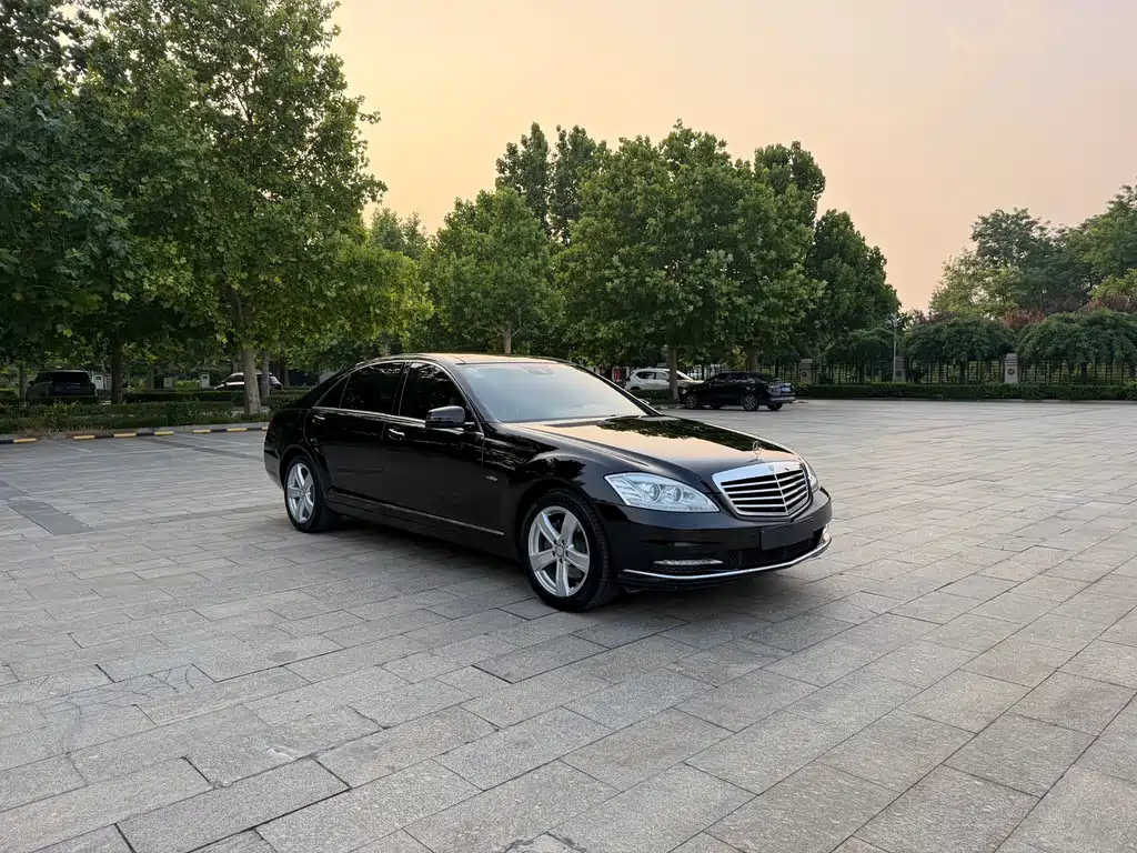 Mercedes-Benz S-Class 2013