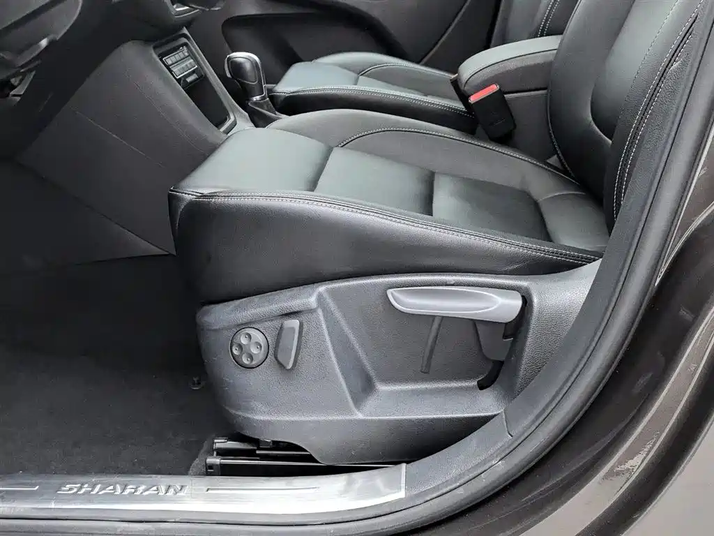 Volkswagen Sharan 2017 — фото 20