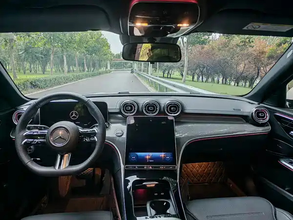 Mercedes-Benz C-Class 2025