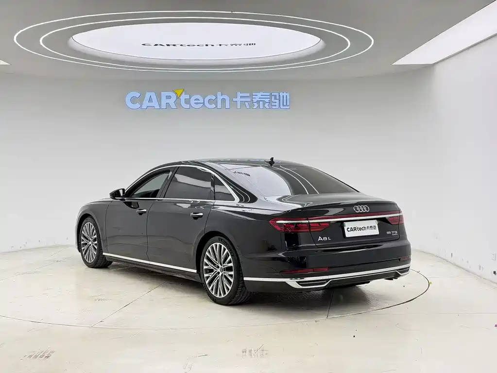 Audi A8 2021 — фото 4