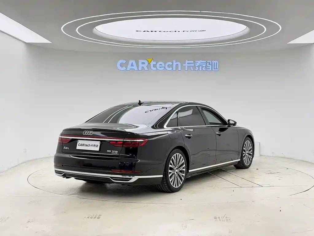 Audi A8 2021 — фото 7