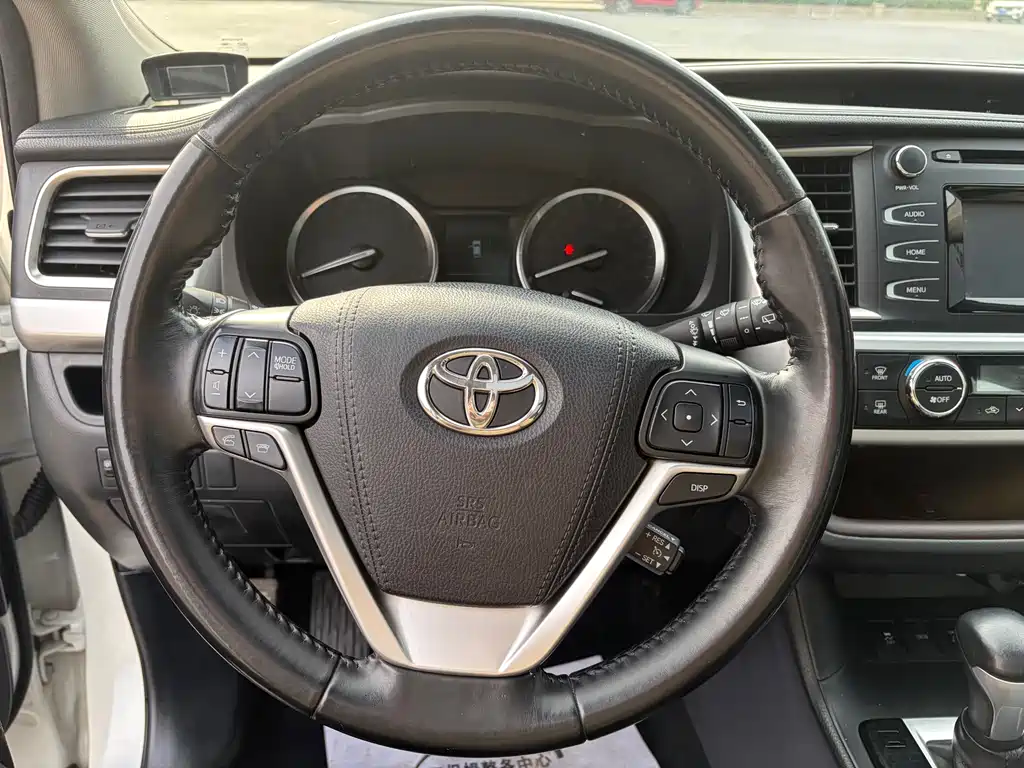 Toyota Highlander 2017 — фото 11