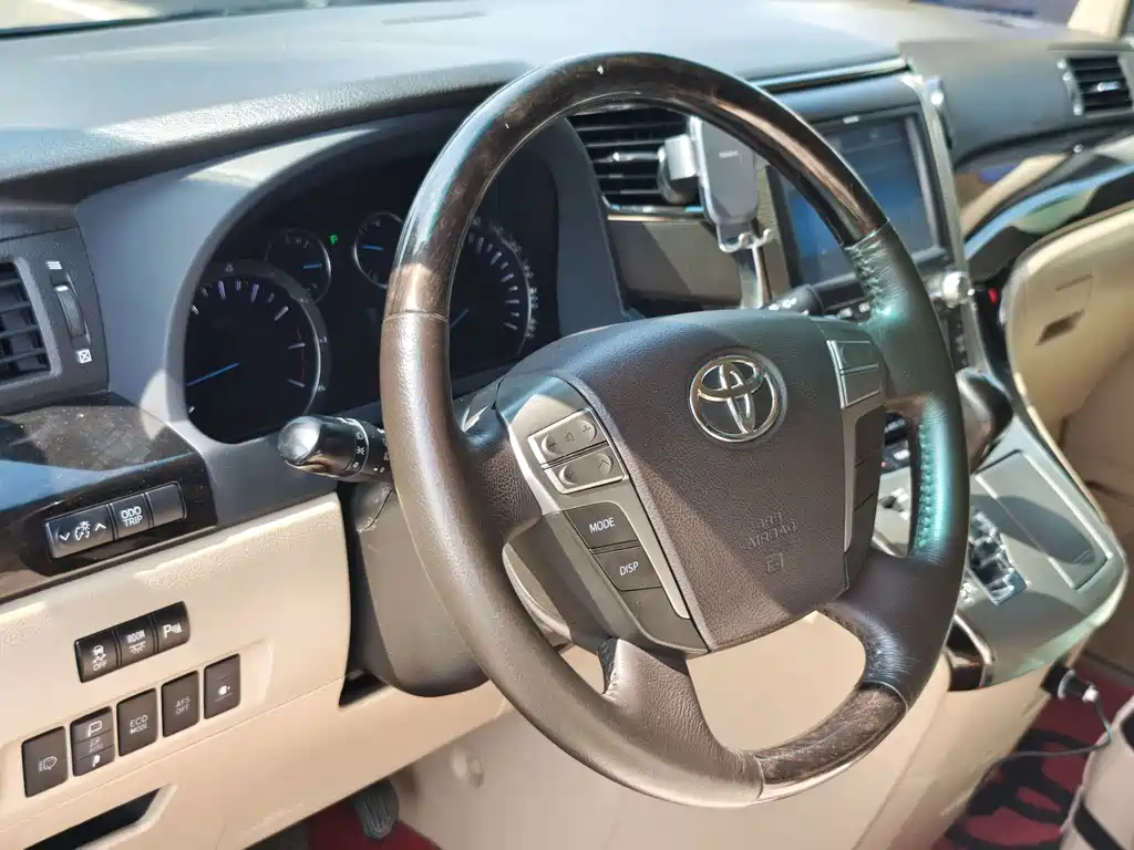 Toyota Alphard 2013 — фото 21
