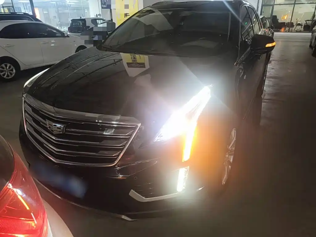 Cadillac XT5 2019 — фото 3