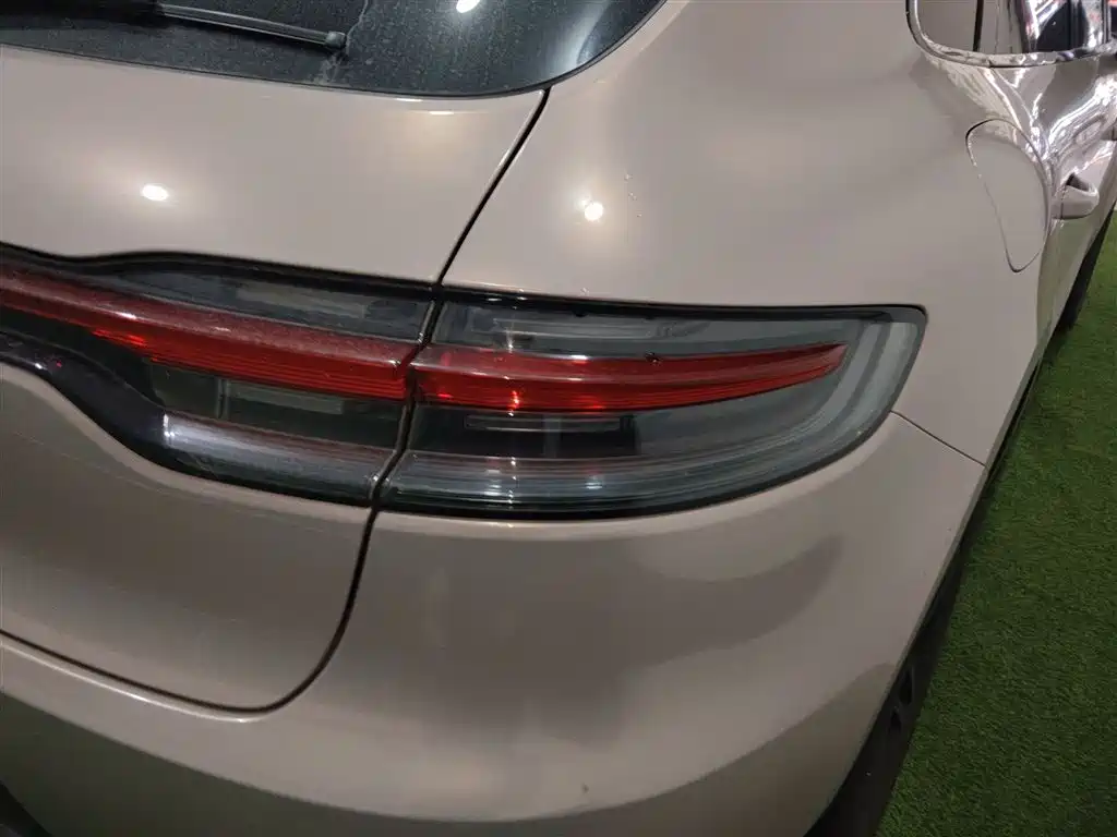 Porsche Macan 2019 — фото 24