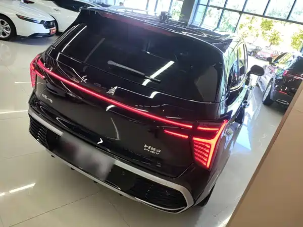 Hongqi HS3 PHEV 2025