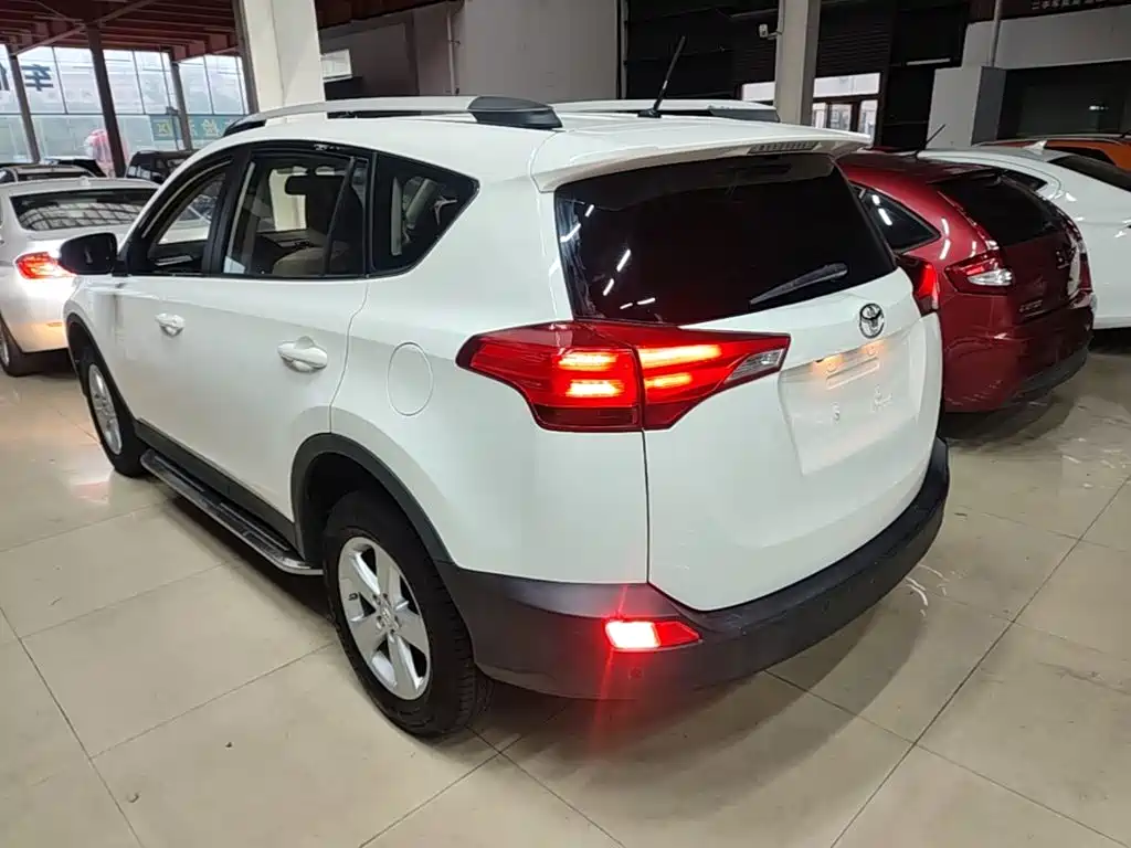 Toyota RAV4 2015