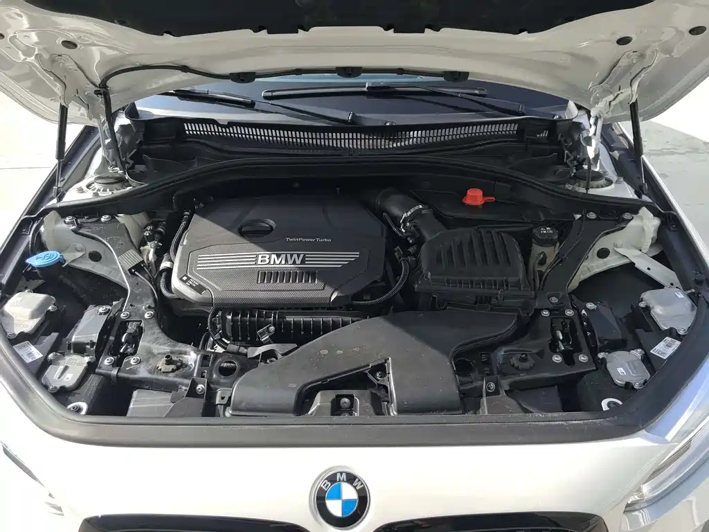 BMW 1 Series 2023 — фото 10