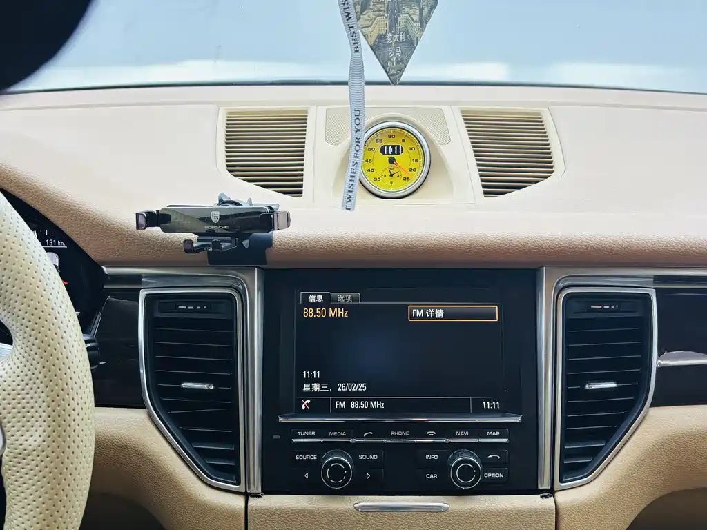Porsche Macan 2015 — фото 11